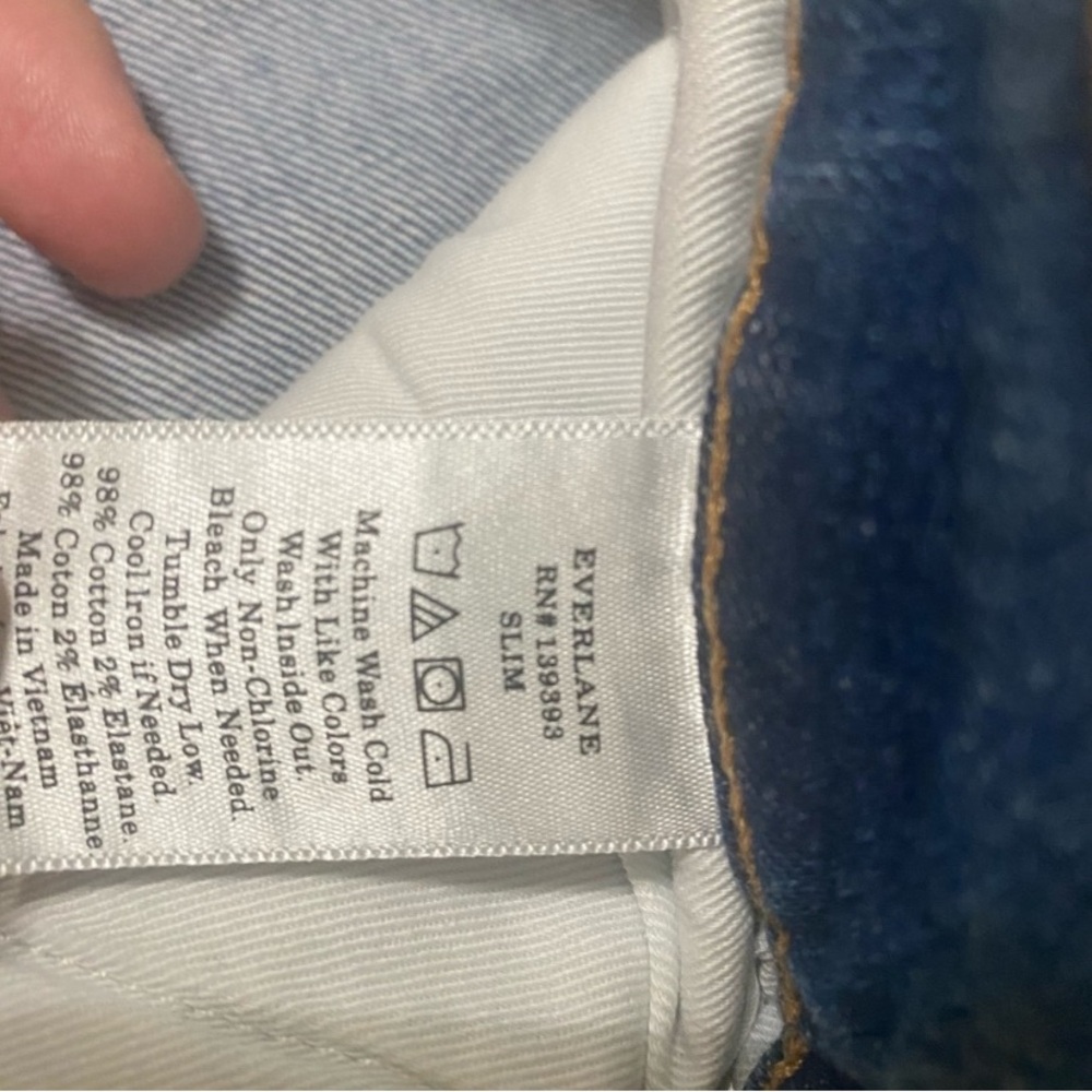 Light and Dark Wash Slim Cut Everlane Jeans Bundle, Size 32 - Picture 11 of 11
